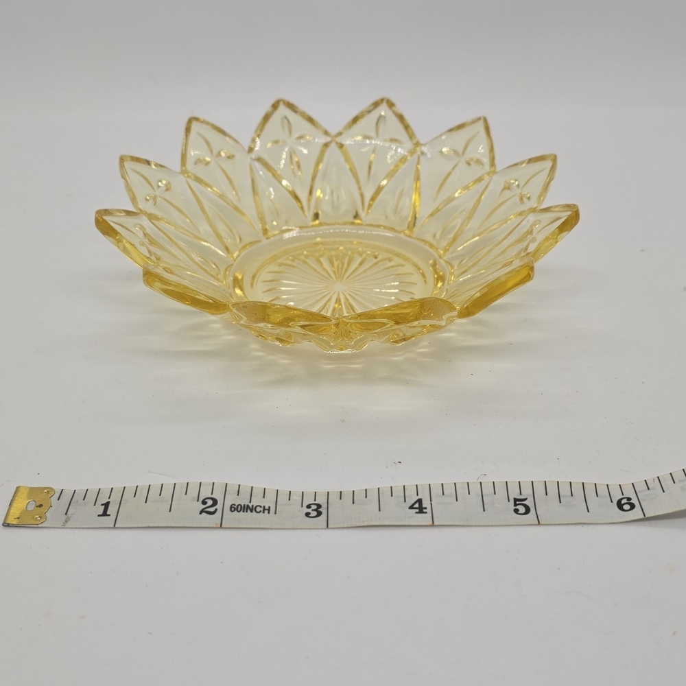 Vintage Federal Glass Petal Bowl 6" Yellow/ Amber